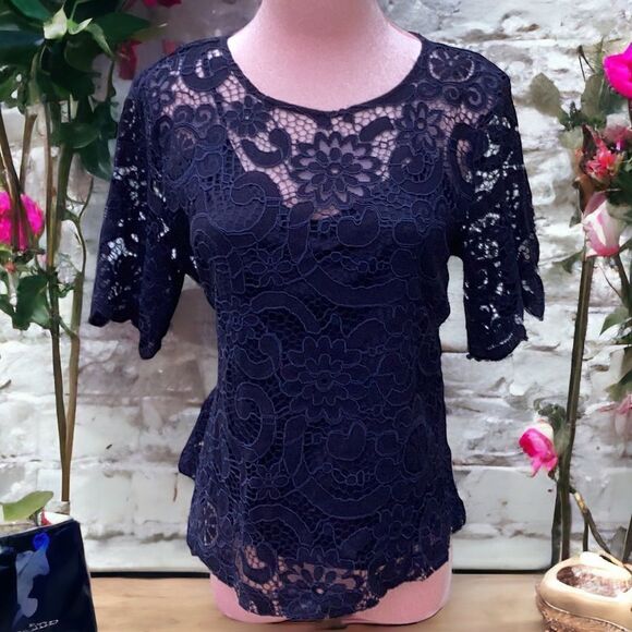 NANETTE LEPORE NWT DARK NAVY SPRING FLING LACE DETAIL TOP BLOUSE MEDIUM - Picture 1 of 7